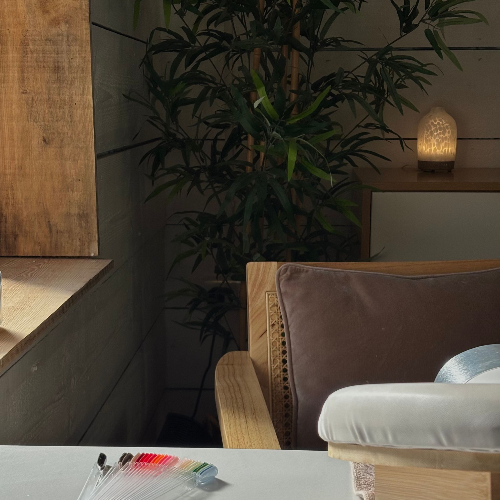 Buff Nail Studio Interior 1