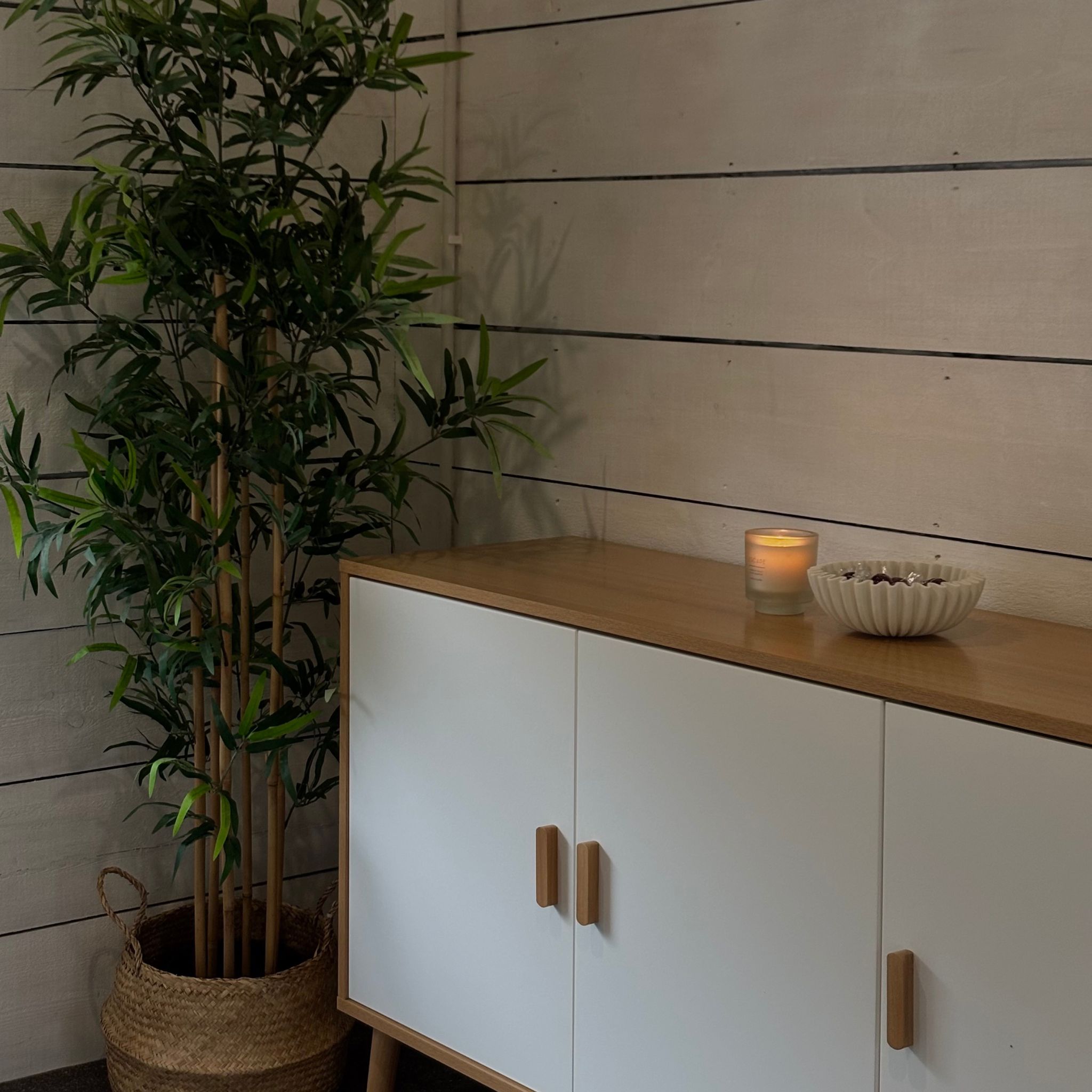 Buff Nail Studio Interior 3